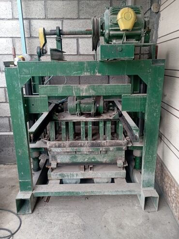 Производство пескоблоков: Срочно продается аппарат песко блока. В комплекте: мешалка, 2шт at lalafo.kg — 3 Производство пескоблоков: Срочно продается аппарат песко блока. В комплекте: мешалка, 2шт — 3