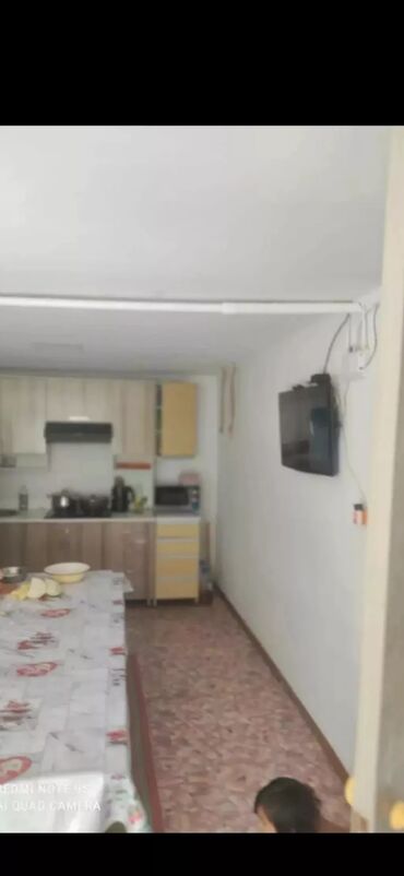 дом под бизнес бишкек: 55 м², 3 комнаты, Парковка, Забор, огорожен