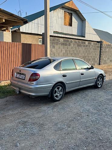 такта калдина: Toyota Avensis: 2001 г., 1.8 л, Автомат, Бензин, Лифтбек — 2