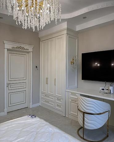 standing mirror: Спальный гарнитур в классическом стиле Состав и особенности: - — 4