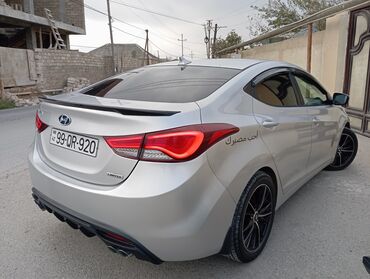 Hyundai: Hyundai Elantra: 1.8 l | 2012 il Sedan — 2