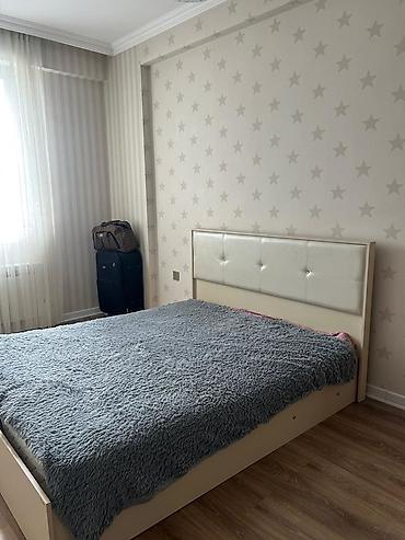 matras 160x200: Б/у, Двуспальная кровать, Без матраса, Без выдвижных ящиков — 1