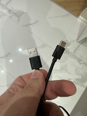 Mikrofonlar: Rode Wireless Go
Orijinal
Yaxa mikrofonu — 12