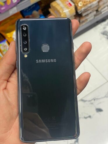 необычные телефоны: Samsung Galaxy A9, Б/у, 128 ГБ, цвет - Черный, 2 SIM