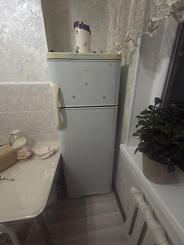 мини холоделник: Холодильник Бирюса, Б/у, Двухкамерный, 60 * 165 * 60 — 1