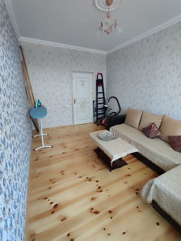 Həyət evləri və villaların satışı: Məhəmmədinin girəcəyində 4 sot torpaqda, sahəsi 160 kv.m olan kürsülü — 17