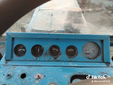 Traktorlar: Mavi rəngli təkərli kənd təsərrüfatı traktoru - Korpus: kabinalı — 9