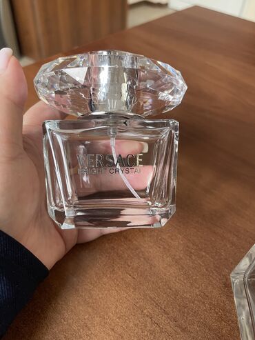 чемоданы бишкек дордой цены: Пустой флакон от версачи духов