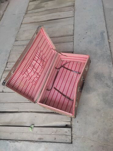 разное советское: Продам чемодан СССР, в хорошем состоянии, прошу 800 сом