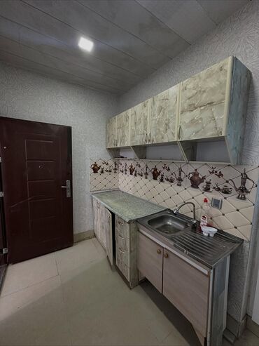 Həyət evləri və villaların satışı: Xırdalan şəhəri 119 nömrəli marşrutun astanovkasina yaxın ərazidə 1.7 — 7