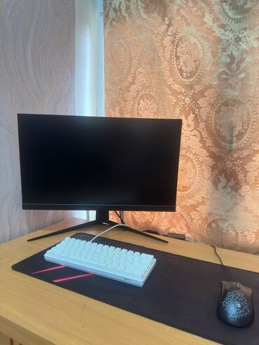 Kompüter ehtiyyat hissələri: I7 3770
GTX 750ti 
16 gb ram ddr3
240gb ssd 

Msi 144 hz 24 inch 1 ms