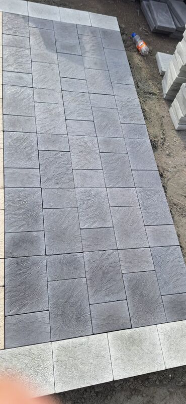 Tamet: Tamet döşəmə xidməti – dekorativ beton/daş təməli ilə həyət və giriş — 13