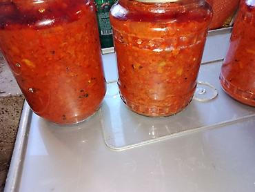 etericna ulja: Domaća ajvar salata u teglama - Ručno pripremljen ajvar od pečenih — 3
