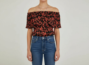 bluzki z odkrytym brzuchem: Studio, Women's blouse, size M