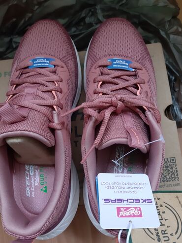 Кроссовки и спортивная обувь: Продаю SKECHERS Новые! 38й размер покупала в магазине Top brand на