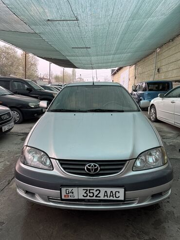 купить авто в кредит без первоначального взноса: Toyota Avensis: 2001 г., 2 л, Механика, Бензин, Хэтчбэк