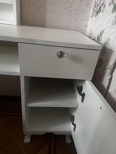 salon oturacaqlari: Düz masa, Siyirməli, Polkalı, Laminat, Kredit yoxdur — 9