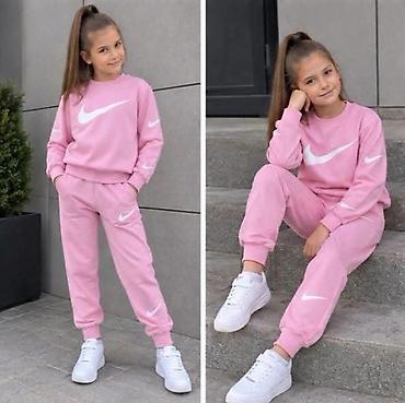 guess papuče: DEČIJE TRENERKE
materijal pamuk
Veličine 14
Cena 2800 dinara — 1