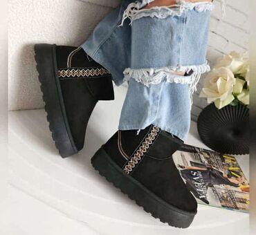 rikers obuca: Ugg mini boots, color - Black