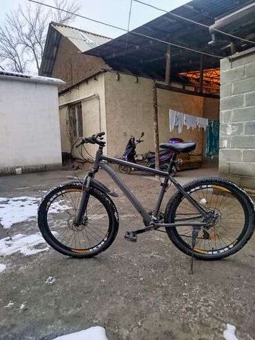 Горные велосипеды: Горный велосипед на 26" колесах - Рама: алюминиевая, размер — 7