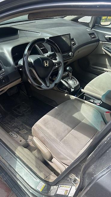 civic: Honda Civic: 1.8 l | Sedan — 1