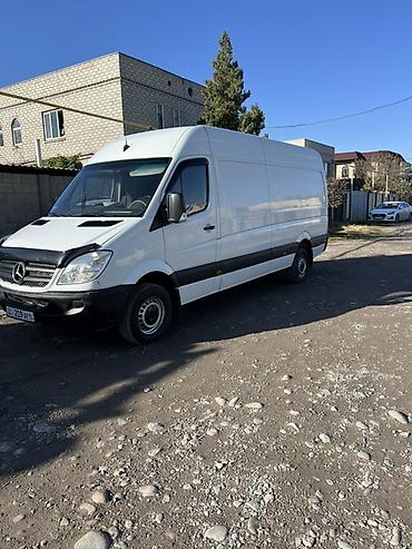 Легкий грузовой транспорт: Легкий грузовик, Mercedes-Benz — 10