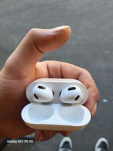 blutuzlu nausnik: Apple AirPods 3 orginal (saytda yoxluya bilərsiz).Az işlənib batareya