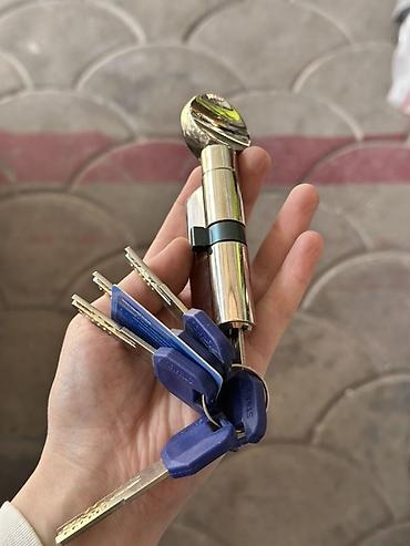 Цилиндровый механизм замка с поворотной ручкой (knob) и комплектом