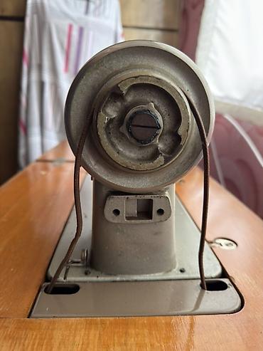 elektron kitab satilir: 🧵 Vintage Podolsk tikiş maşını – satılır Sovet dövründən qalma — 2