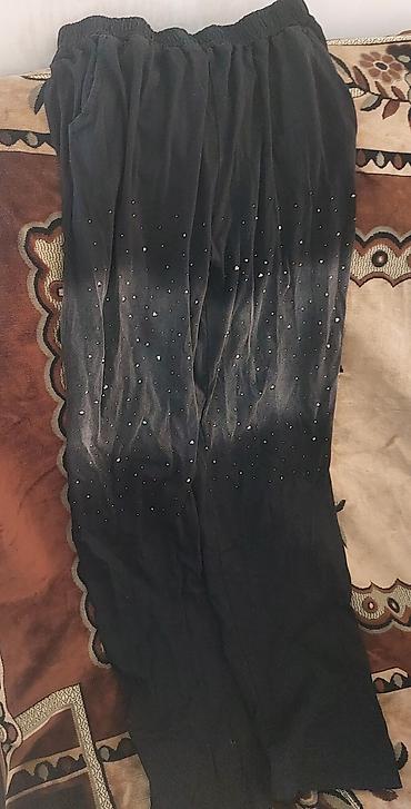 Костюмы: Qadınlar üçün iki hissəli dəst – qara t‑şört və şalvar. - Rəng: qara - — 3
