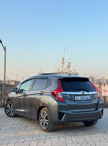 Honda: Honda Fit: 2015 г., 1.5 л, Бензин, Хэтчбэк — 6