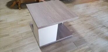 Stolovi: Klub Sto 24 Materijal i Dekor: Izrađuje se od univera debljine 36mm — 3