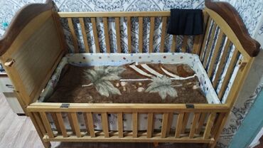 двуспальная кровать с подъемным механизмом: Манежи-кровати