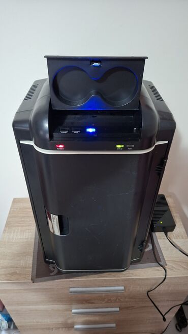 Frižideri: Mini frižider/grejač sa termoelektričkim hlađenjem i zagrevanjem - — 3