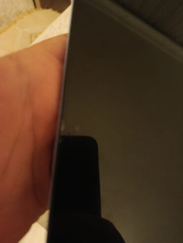 Digər mobil telefonlar: Məhsul: Smartfon Xüsusiyyətlər və dizayn: - Sümükvari düz kənarlı — 7