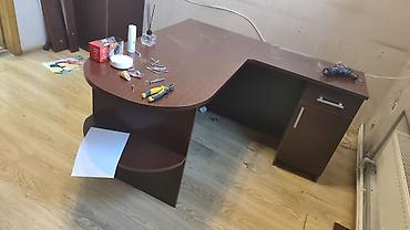 Ofis masası 60 azn Yaxşı vəziyyətdədir, heç bir problemi yoxdu. Ünvan — 1