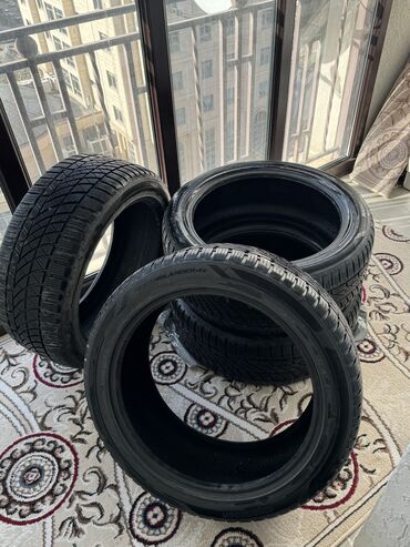 14р диска: Продам Зимнюю резину 235/45/18 HANKOOK Находится город Бишкек!