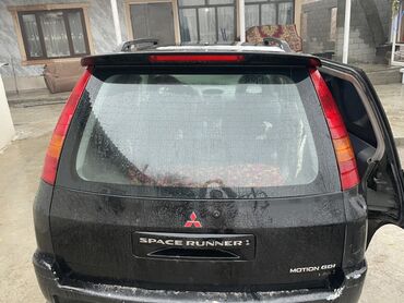 Mitsubishi: Mitsubishi Space Runner: 1999 г., 2.4 л, Механика, Бензиновая, Минивэн — 5