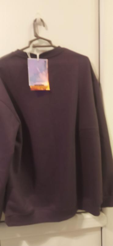 Kişi geyimləri: Unisex sweatshirt – iki rəngdə - Rənglər: ağ (ön hissədə kiçik — 2