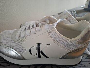 лоро пиано обувь цена бишкек: Кроссовки, 40, 40.5, 41, Calvin Klein, Новый, цвет - Белый, Самовывоз