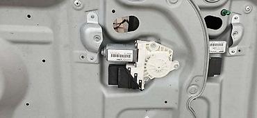 prodaja auta: PODIZAC MOTORIC PROZORA ZA VOLKSWAGEN TOURAN — 3