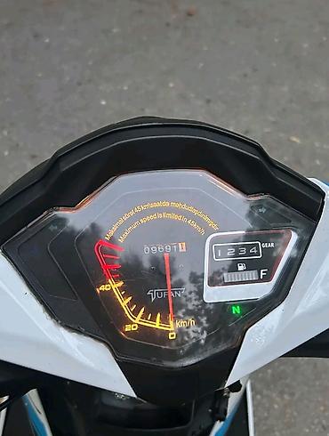 Mopedlər,skuterlər: Model: s50 (Jufan) Cub tipli motosiklet Rəng: ağ-qara-mavi aktsentlər — 6