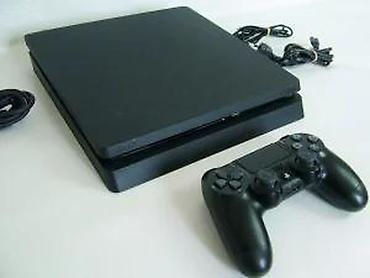PS4 (Sony Playstation 4): U ponudi je Sony PlayStation 4 Slim. Konzola je odlično očuvana — 18