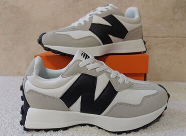 Patike: New balance 327 patike

Novo
Brojevi 36 do 46

fb Moja Kupovina 1 — 9