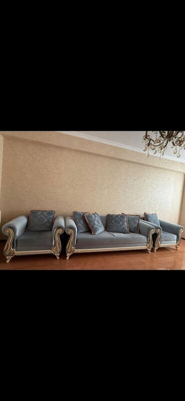 Divan ve kreslolar.qiymet 300 manat.ünvan Yeni Günəşli.*a. N