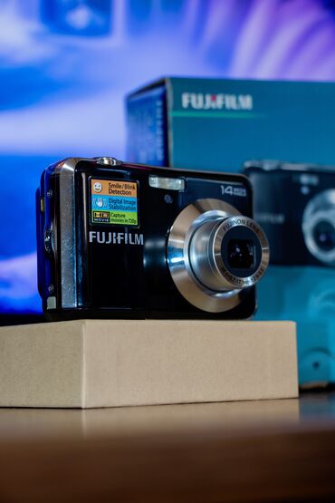 Фотоаппараты: Продам фотоаппарат Fujifilm FinePix AV200 Продаю удобный и компактный