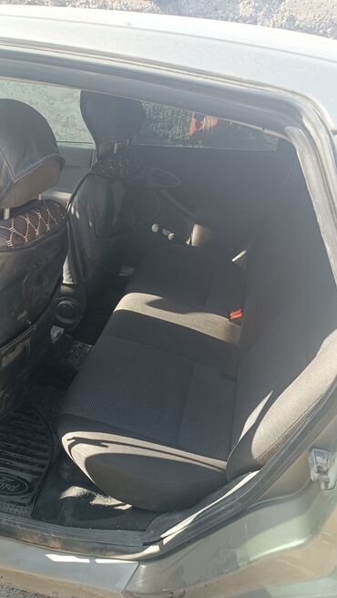 обмен на малометражку: Ford Focus: 2002 г., 1.6 л, Механика, Бензин, Седан