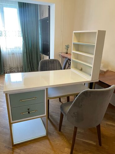 Salon masaları: Yeni, Manikür üçün masa