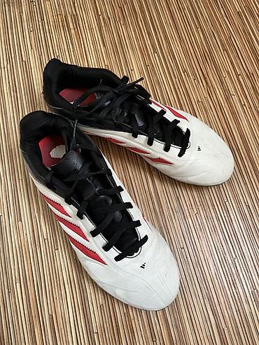Шипованные бутсы Adidas. Размер 38-38.5 (245см). Оригинальные