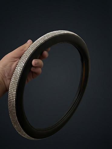 Parıltılı süni dəridən avtomobil sükan örtüyü - Material: yumşaq